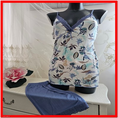 Moteriška pižama su ilgomis kelnėmis, viskozė 90%, elastanas 10%, pagaminta Turkijoje. Labai aukšta gaminio kokybė.